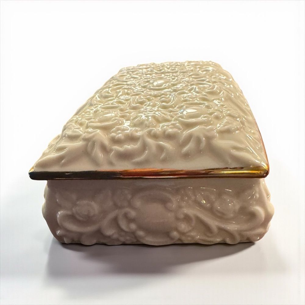 Vintage Centurion Collection Ivory Cream Porcelain Trinket Jewelry Box - Picture 5 of 10